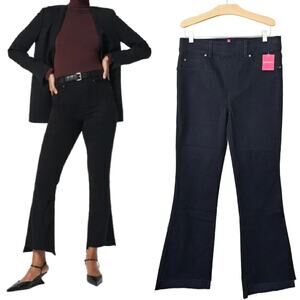 New SPANX Step Hem Kick Flare Jeans Size Medium Clean Black